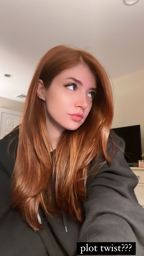 Chrissy Costanza