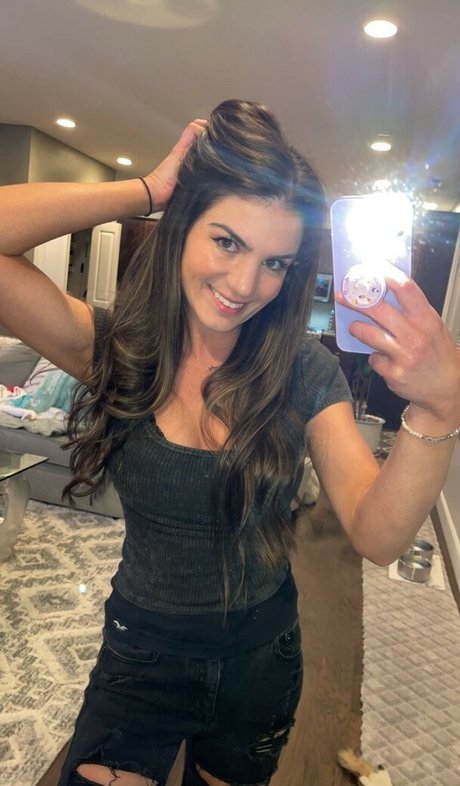 Carlie Jo