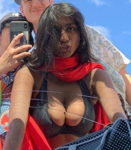 Photo nue de fuite OnlyFans de Shreya Naidoo
