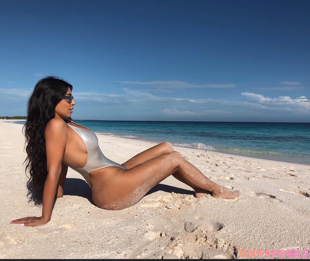 Photo nue de fuite OnlyFans de Kim Kardashian #320 Photo nue de fuite OnlyFans de Kim Kardashian #320