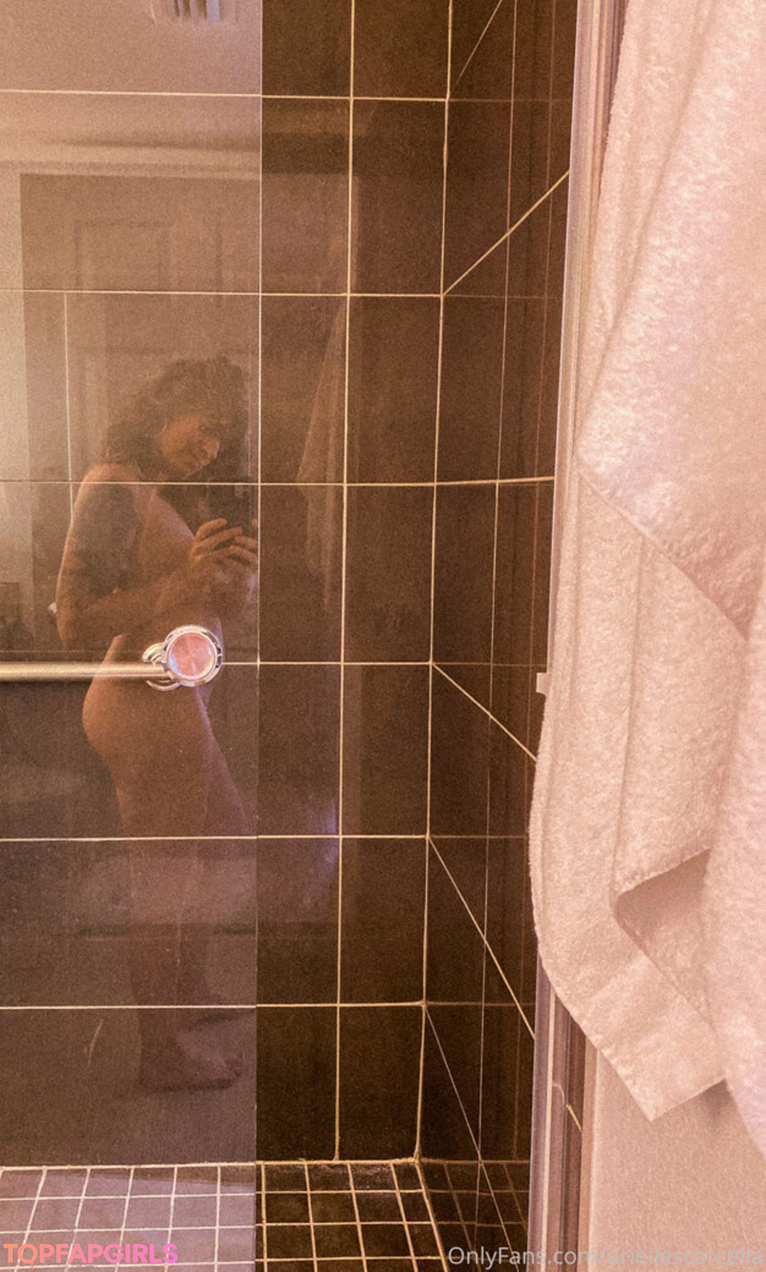 Photo nue de fuite OnlyFans de Ariellescarcella #21 Photo nue de fuite OnlyFans de Ariellescarcella #21