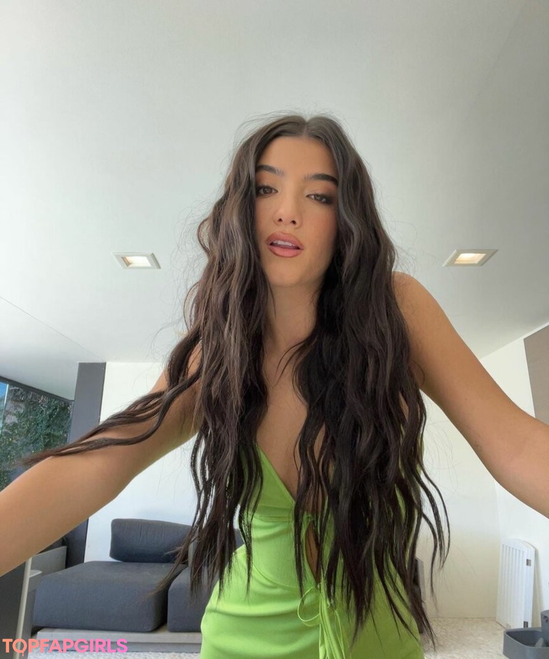 Photo nue de fuite OnlyFans de Charli Damelio #266 Photo nue de fuite OnlyFans de Charli Damelio #266