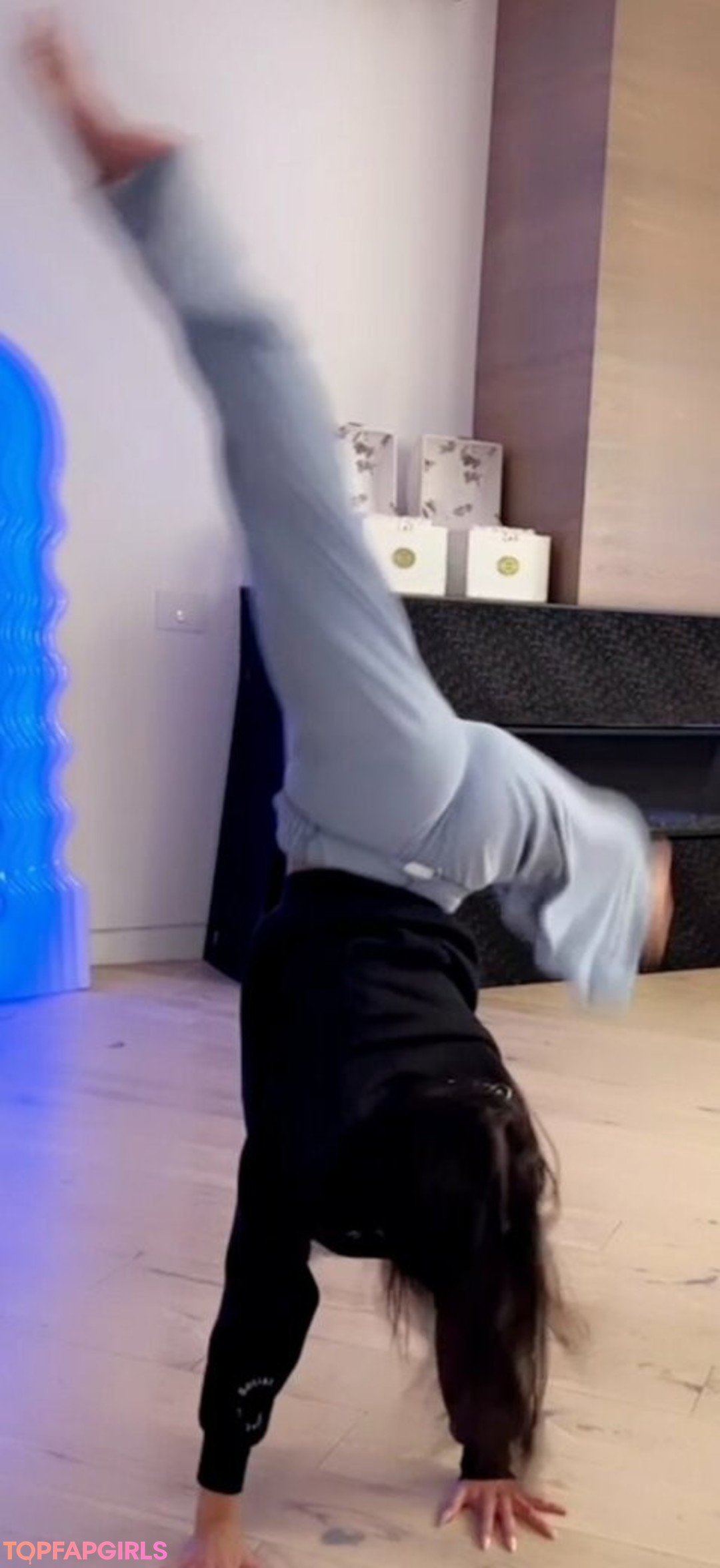 Photo nue de fuite OnlyFans de Charli Damelio #76 Photo nue de fuite OnlyFans de Charli Damelio #76