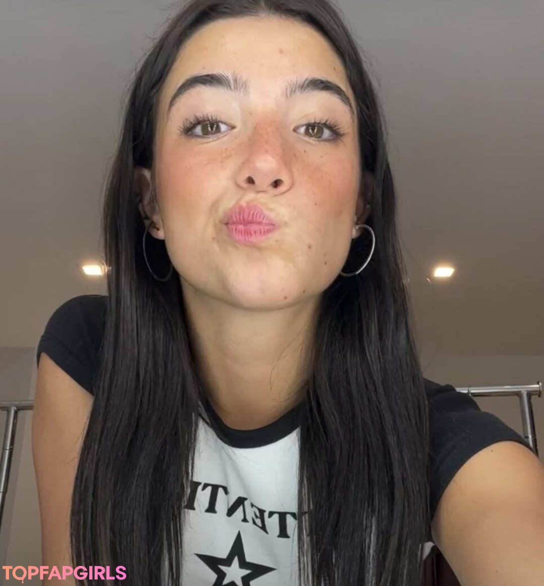Photo nue de fuite OnlyFans de Charli Damelio #79 Photo nue de fuite OnlyFans de Charli Damelio #79