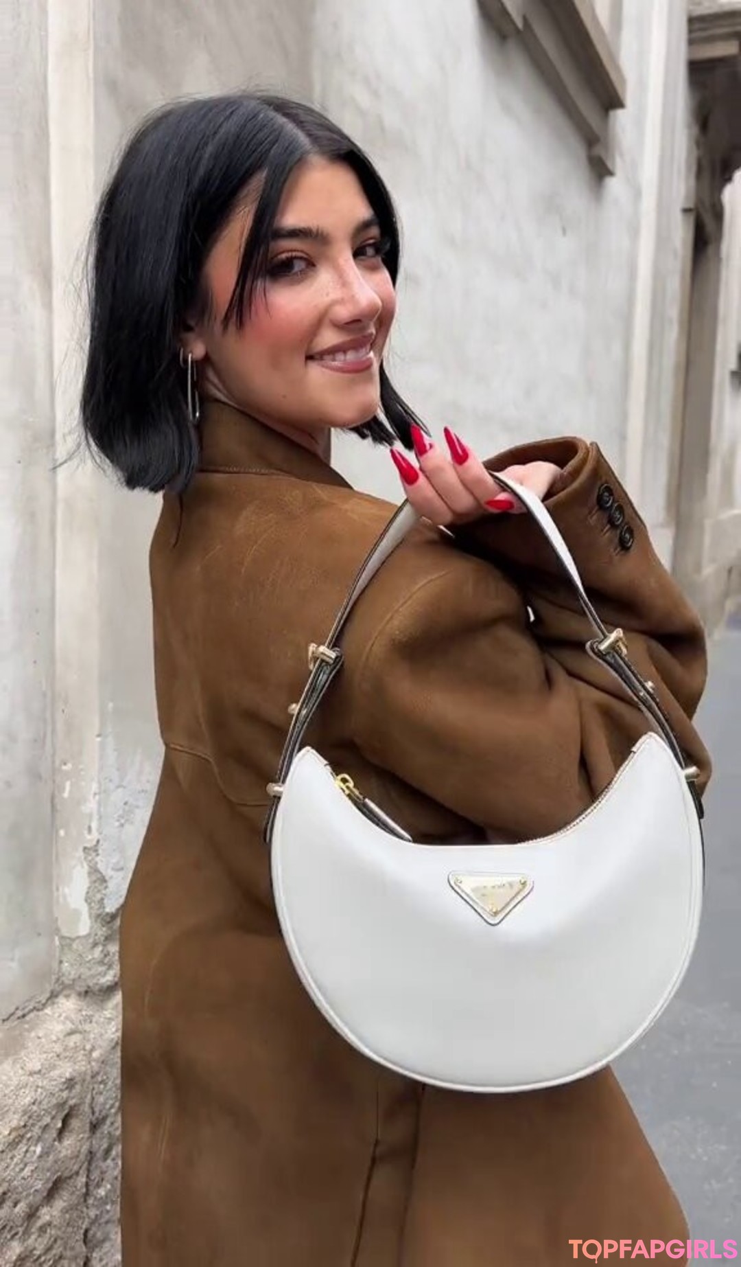 Photo nue de fuite OnlyFans de Charli Damelio #918 Photo nue de fuite OnlyFans de Charli Damelio #918