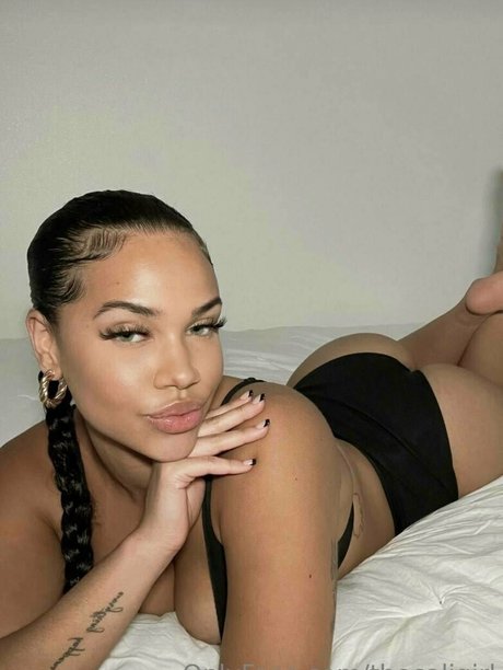 Photo nue de fuite OnlyFans de Thecaligirl