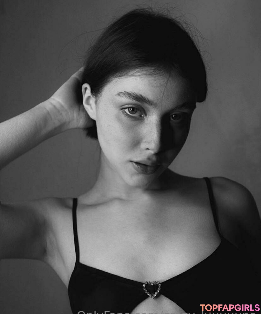 Photo nue de fuite OnlyFans de Crazyluuuuuna #19 Photo nue de fuite OnlyFans de Crazyluuuuuna #19