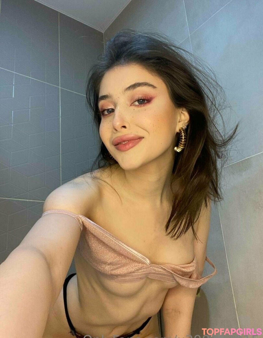 Photo nue de fuite OnlyFans de Crazyluuuuuna #8 Photo nue de fuite OnlyFans de Crazyluuuuuna #8