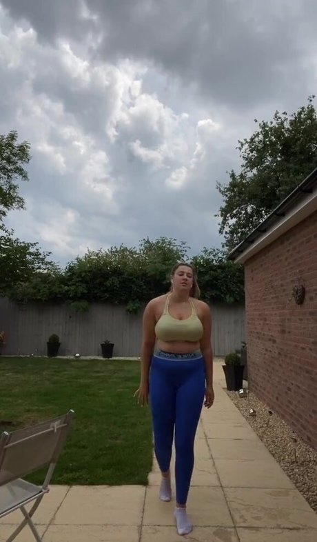 Photo nue de fuite OnlyFans de The Blue Dress Girl