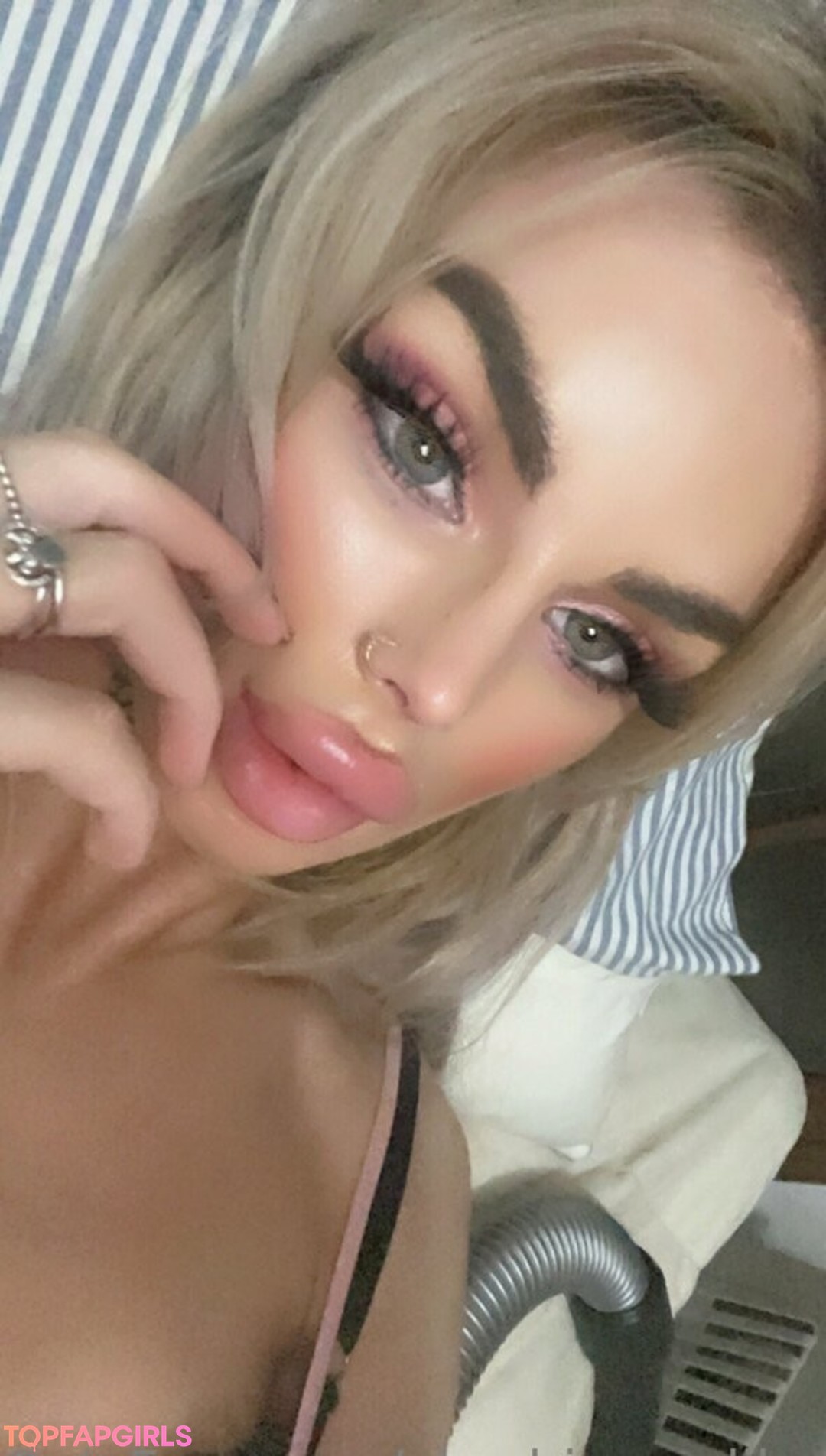 Photo nue de fuite OnlyFans de Xbarbiemalibux #277 Photo nue de fuite OnlyFans de Xbarbiemalibux #277