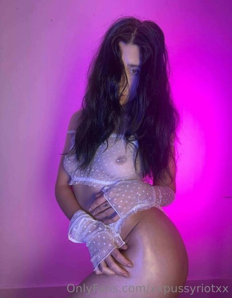 Xxpussyriotxx