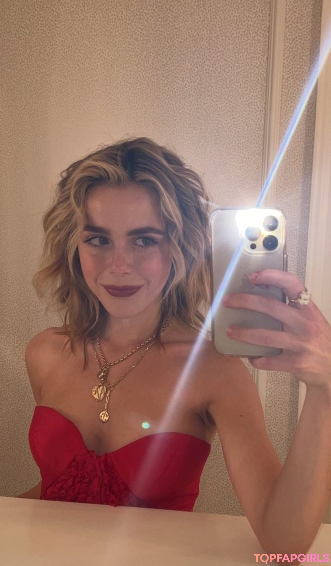Photo nue de fuite OnlyFans de Kiernan Shipka #21 Photo nue de fuite OnlyFans de Kiernan Shipka #21