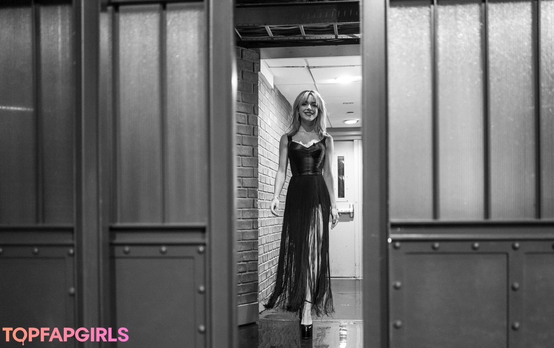 Photo nue de fuite OnlyFans de Kiernan Shipka #303 Photo nue de fuite OnlyFans de Kiernan Shipka #303