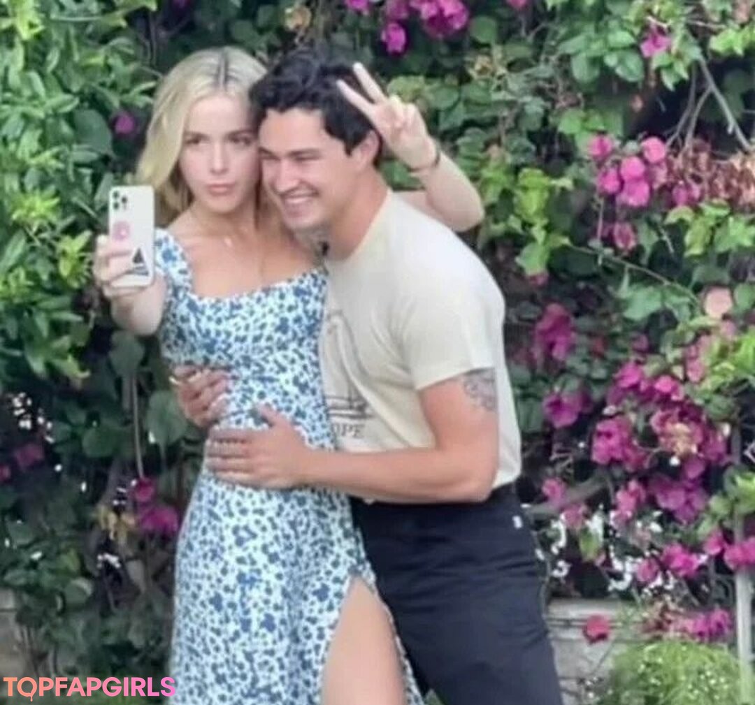 Photo nue de fuite OnlyFans de Kiernan Shipka #414 Photo nue de fuite OnlyFans de Kiernan Shipka #414