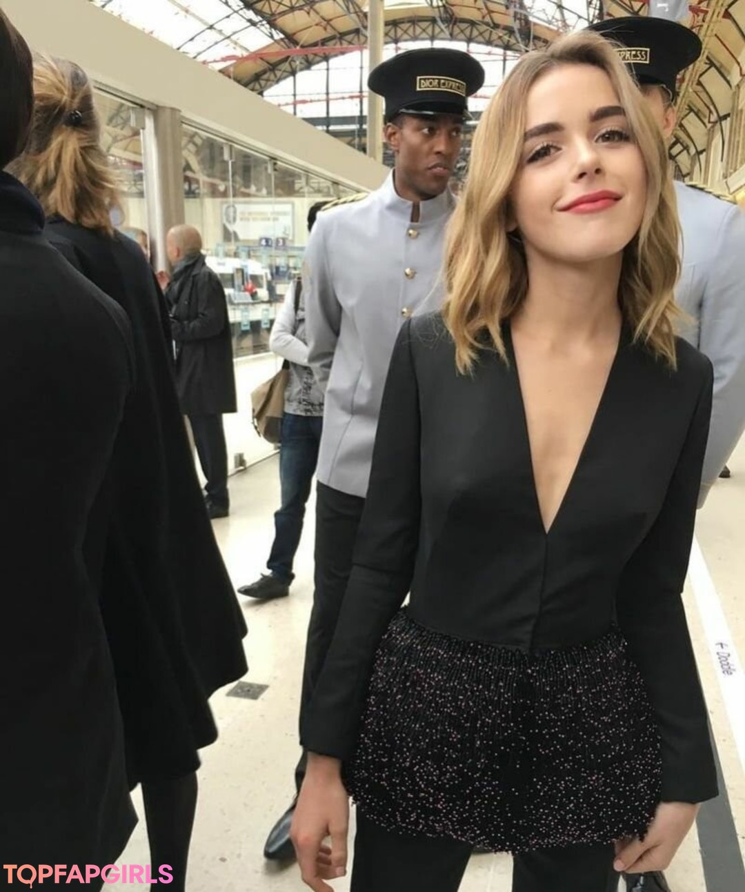 Photo nue de fuite OnlyFans de Kiernan Shipka #449 Photo nue de fuite OnlyFans de Kiernan Shipka #449