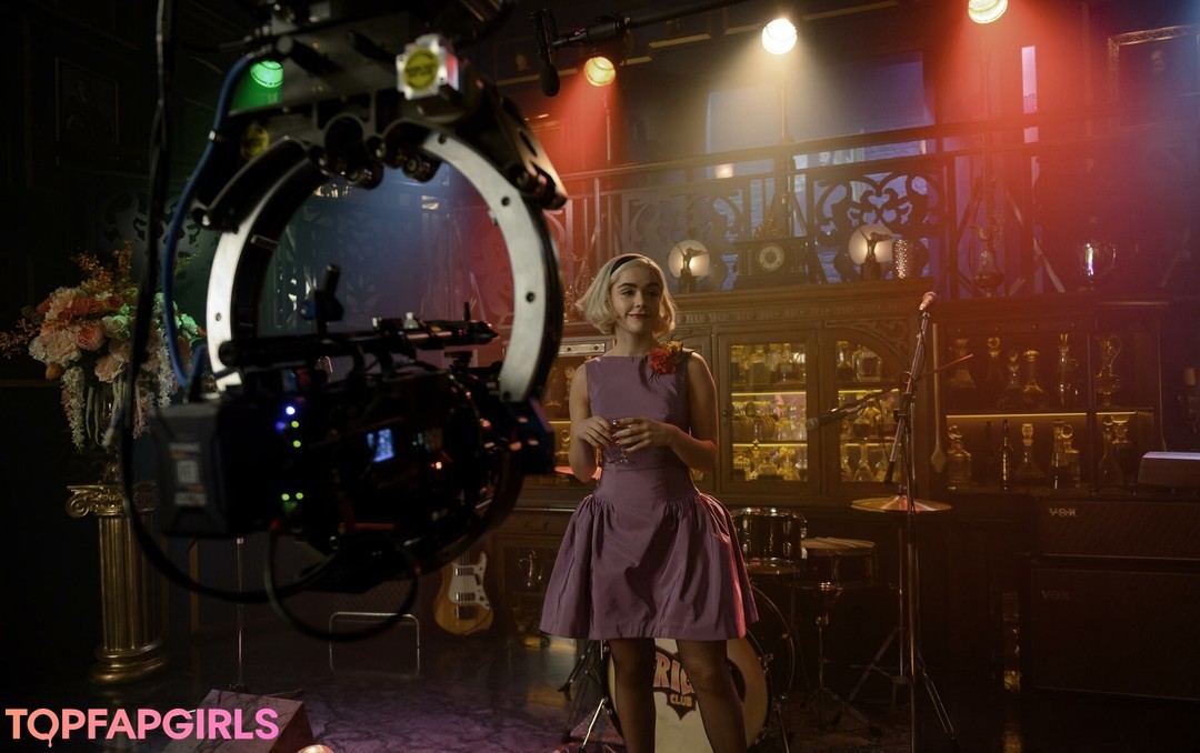 Photo nue de fuite OnlyFans de Kiernan Shipka #621 Photo nue de fuite OnlyFans de Kiernan Shipka #621