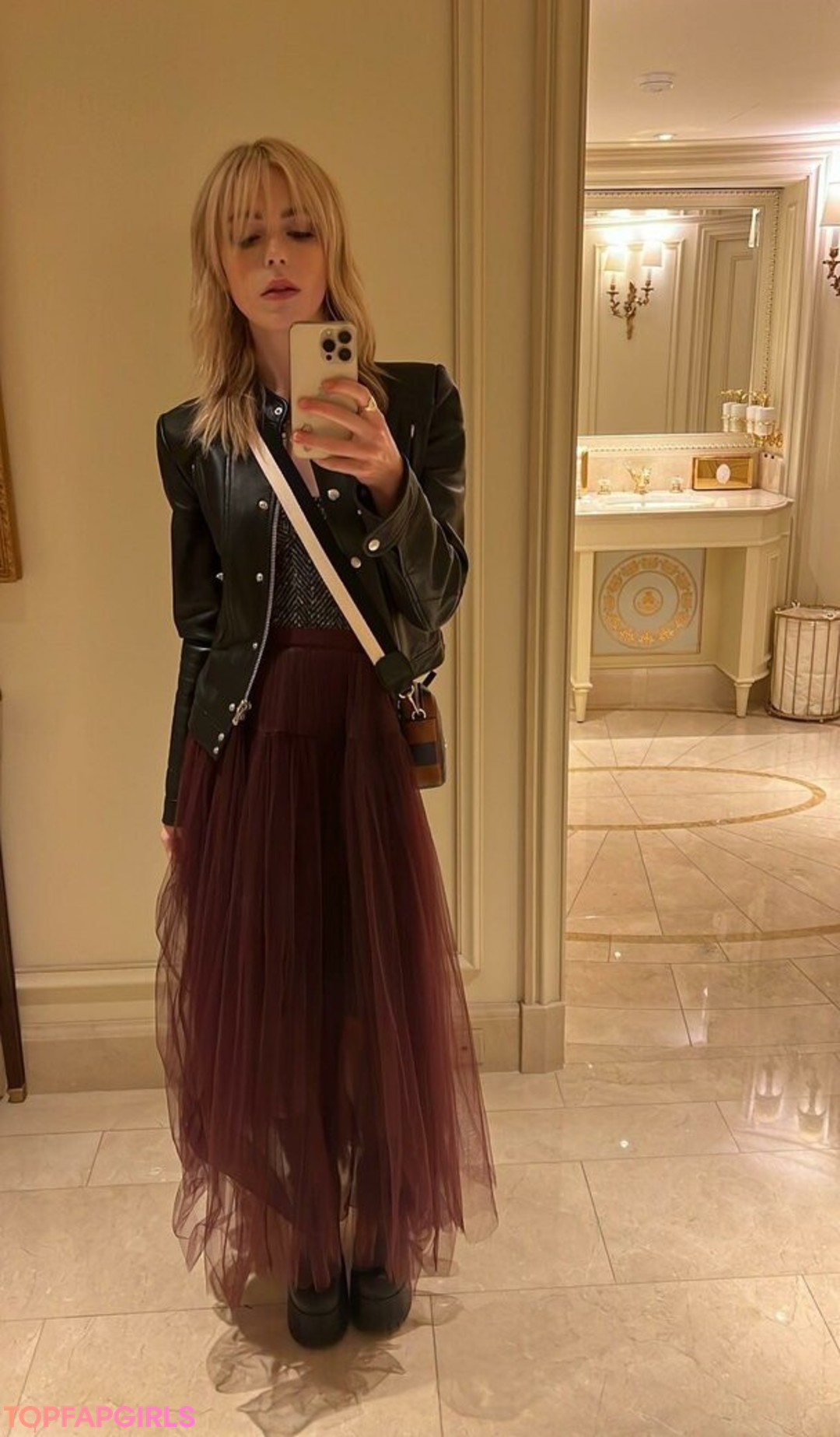 Photo nue de fuite OnlyFans de Kiernan Shipka #775 Photo nue de fuite OnlyFans de Kiernan Shipka #775