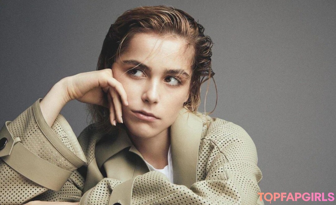Photo nue de fuite OnlyFans de Kiernan Shipka #985 Photo nue de fuite OnlyFans de Kiernan Shipka #985