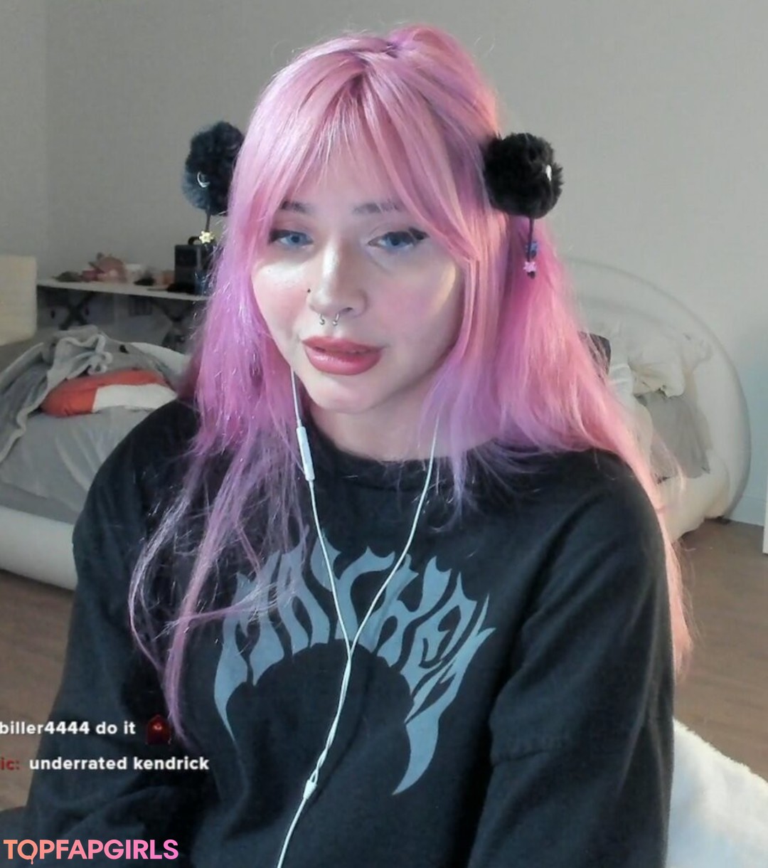 Photo nue de fuite OnlyFans de Noodlenom #41 Photo nue de fuite OnlyFans de Noodlenom #41