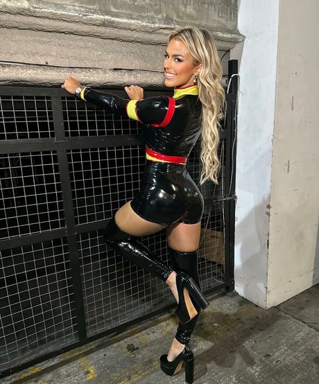 Tallia Storm