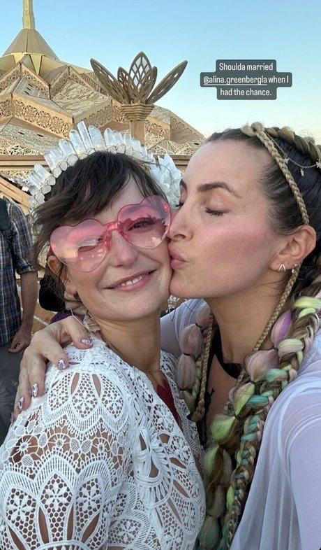 Milana Vayntrub
