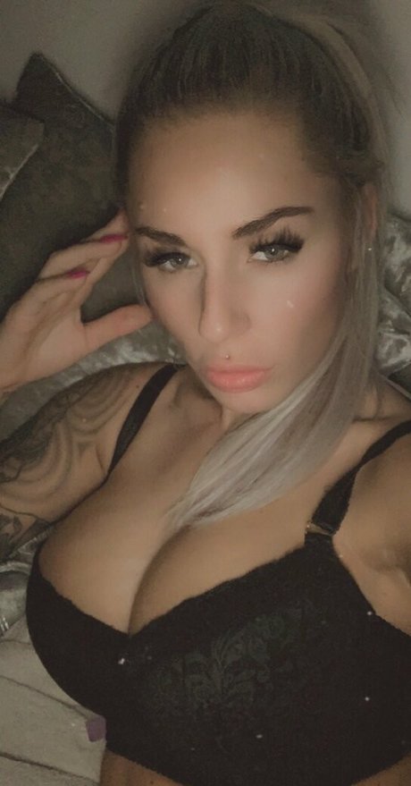Photo nue de fuite OnlyFans de Hotwifey