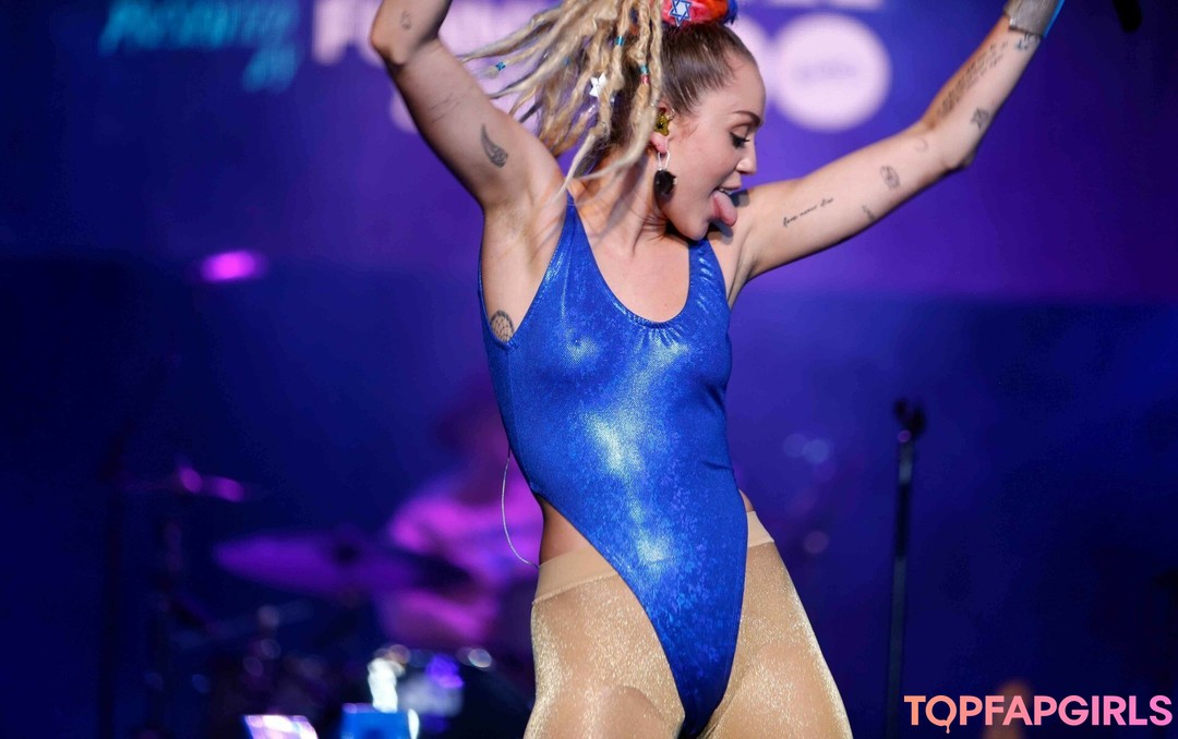 Photo nue de fuite OnlyFans de Miley Cyrus #1257