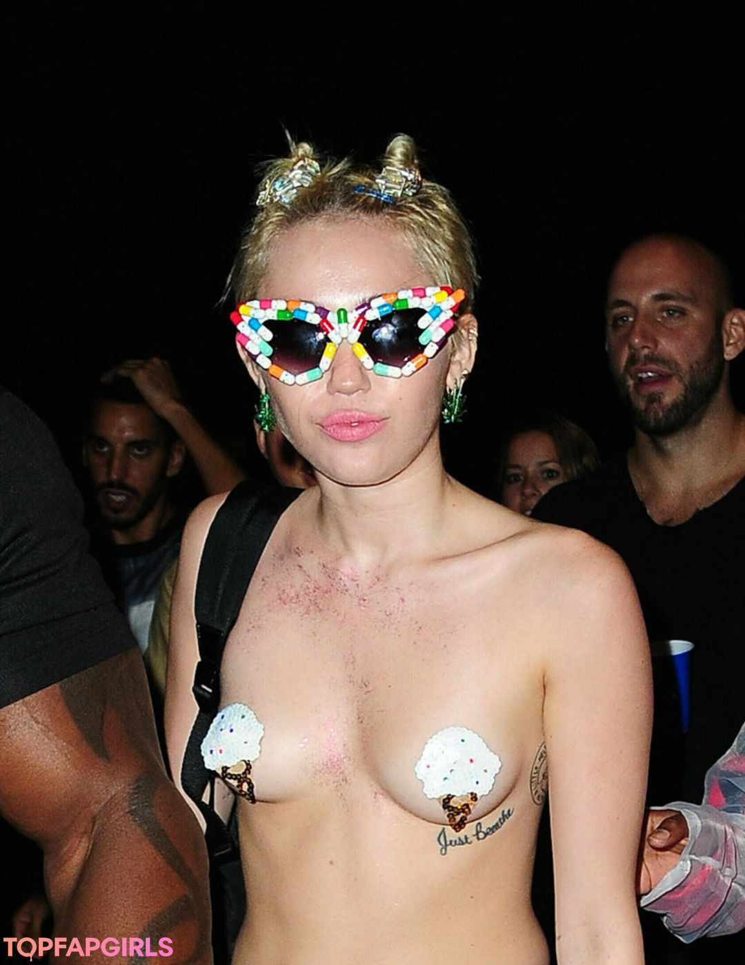 Photo nue de fuite OnlyFans de Miley Cyrus #1362