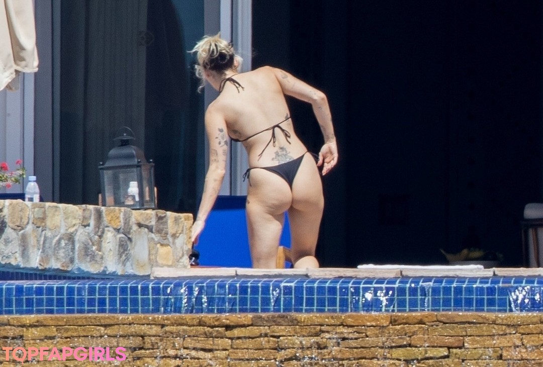 Photo nue de fuite OnlyFans de Miley Cyrus #1602
