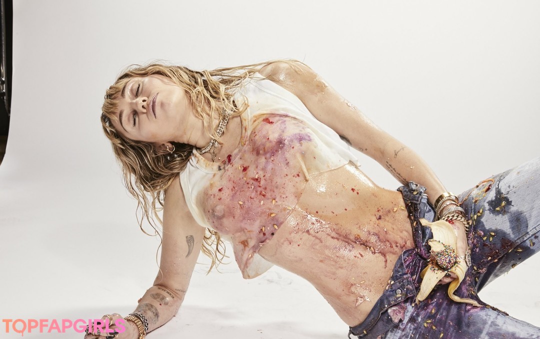 Photo nue de fuite OnlyFans de Miley Cyrus #1786