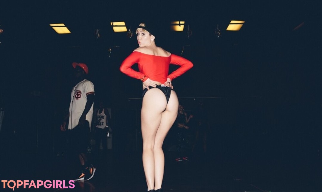 Photo nue de fuite OnlyFans de Miley Cyrus #1877