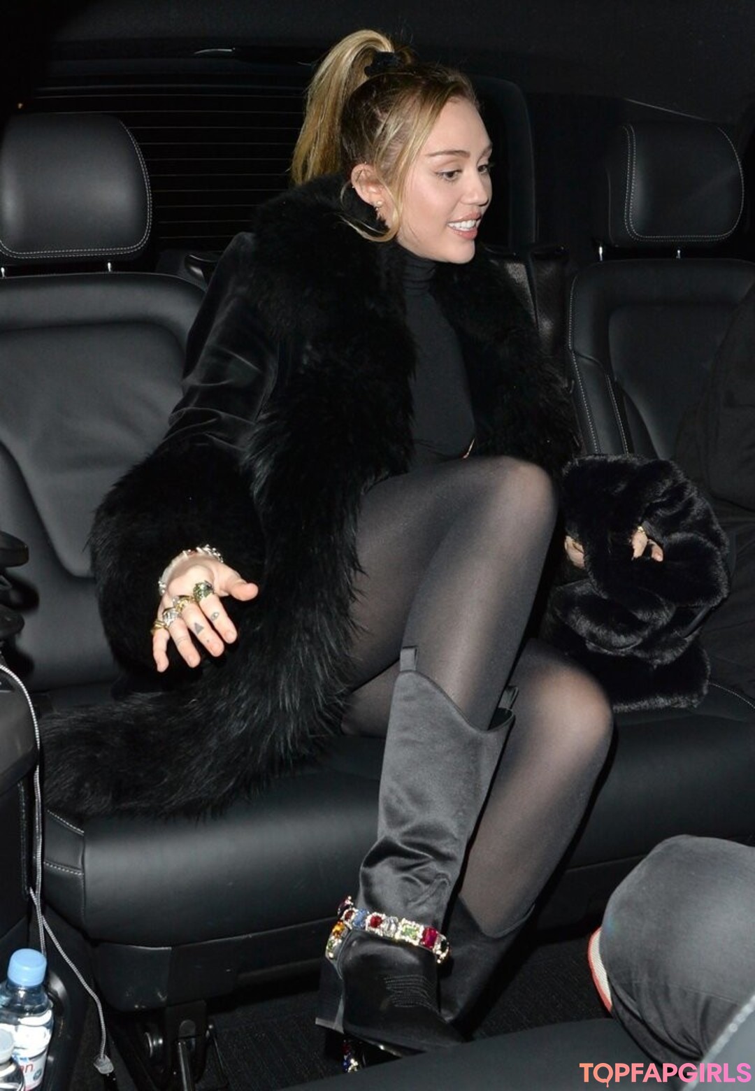 Photo nue de fuite OnlyFans de Miley Cyrus #1903