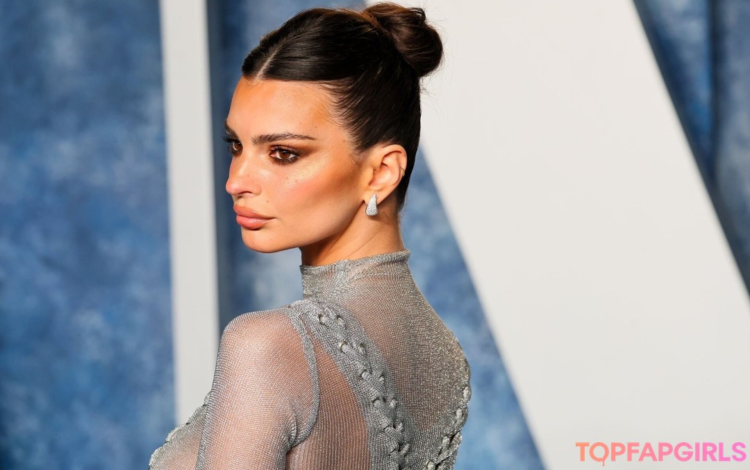 Photo nue de fuite OnlyFans de Emily Ratajkowski #1420 Photo nue de fuite OnlyFans de Emily Ratajkowski #1420