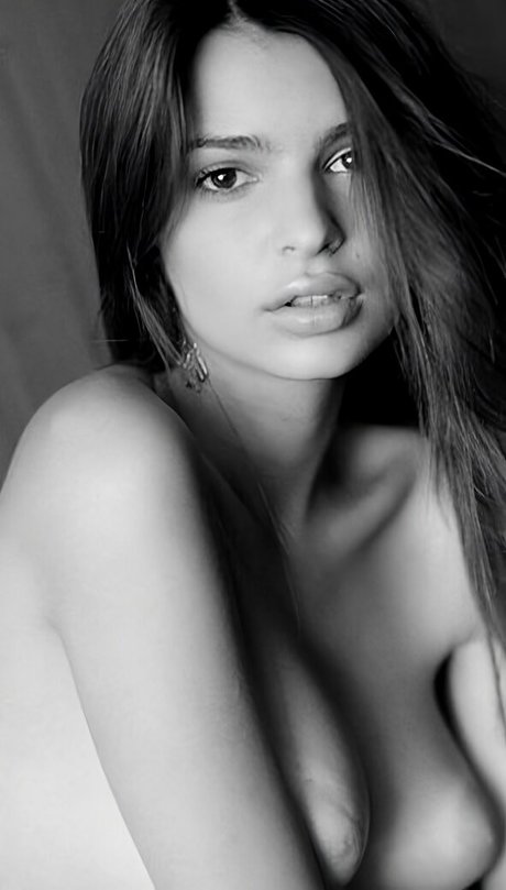 Emily Ratajkowski