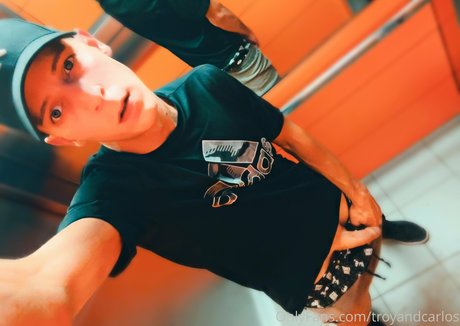 Satin_boys_tc