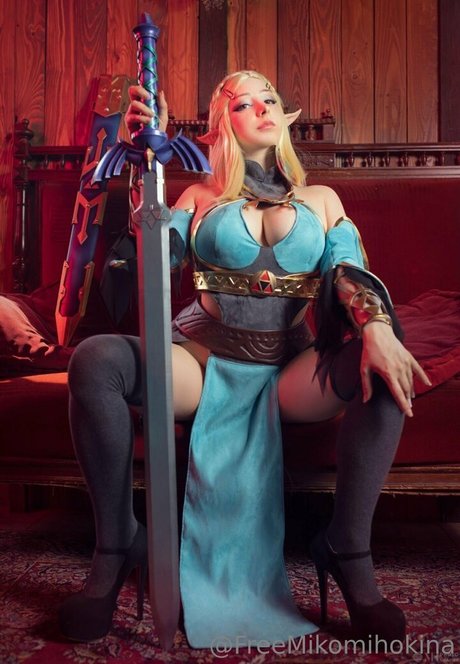 Mikomi Hokina