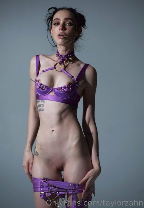 Photo nue de fuite OnlyFans de Taylor Zahn