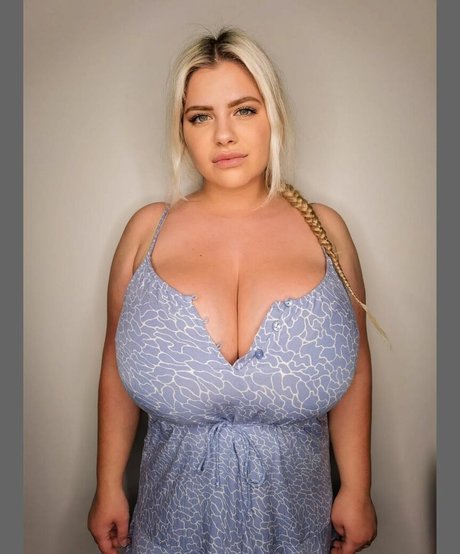 Nina Phoenix