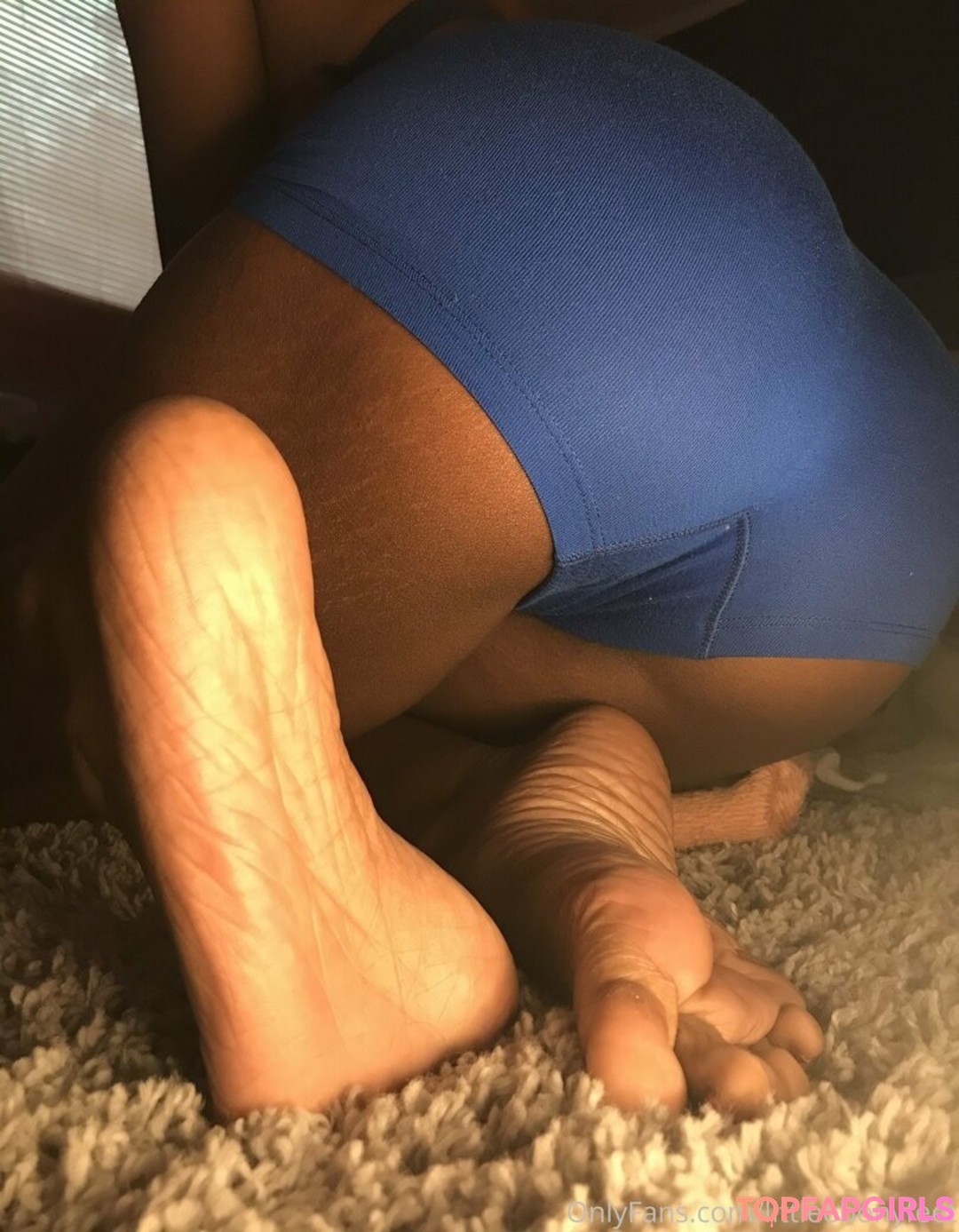 Photo nue de fuite OnlyFans de Littleebonyfeet #35 Photo nue de fuite OnlyFans de Littleebonyfeet #35