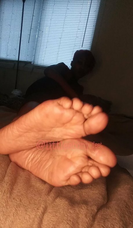 Littleebonyfeet