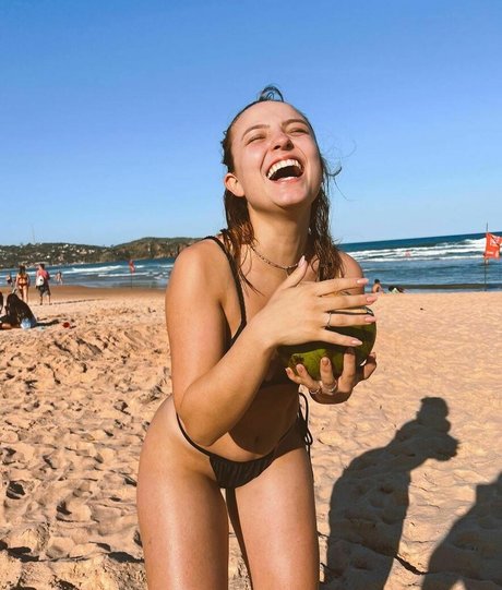Larissa Manoela