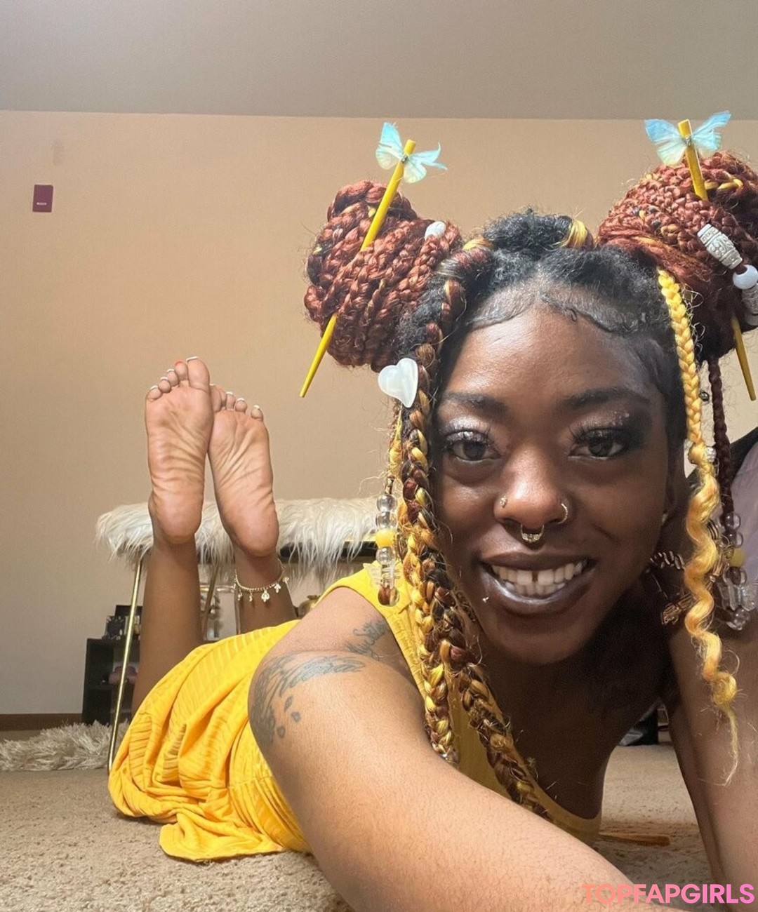 Photo nue de fuite OnlyFans de Carameltoesz #10 Photo nue de fuite OnlyFans de Carameltoesz #10