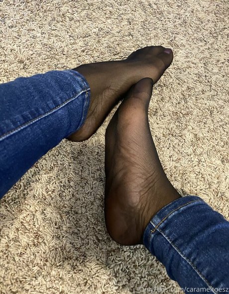 Photo nue de fuite OnlyFans de Carameltoesz