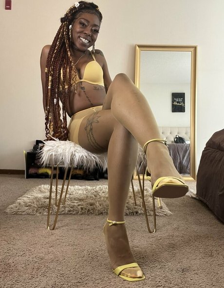Photo nue de fuite OnlyFans de Carameltoesz