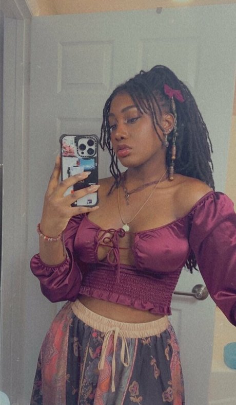Photo nue de fuite OnlyFans de Parissenpai
