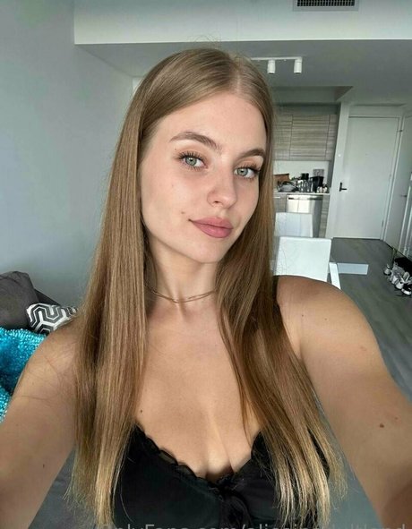 Aliceinadultland