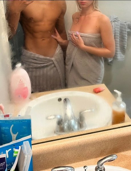 Photo nue de fuite OnlyFans de Sn0wbunnyy