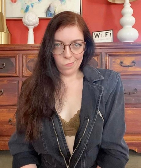 Photo nue de fuite OnlyFans de Swell Entertainment