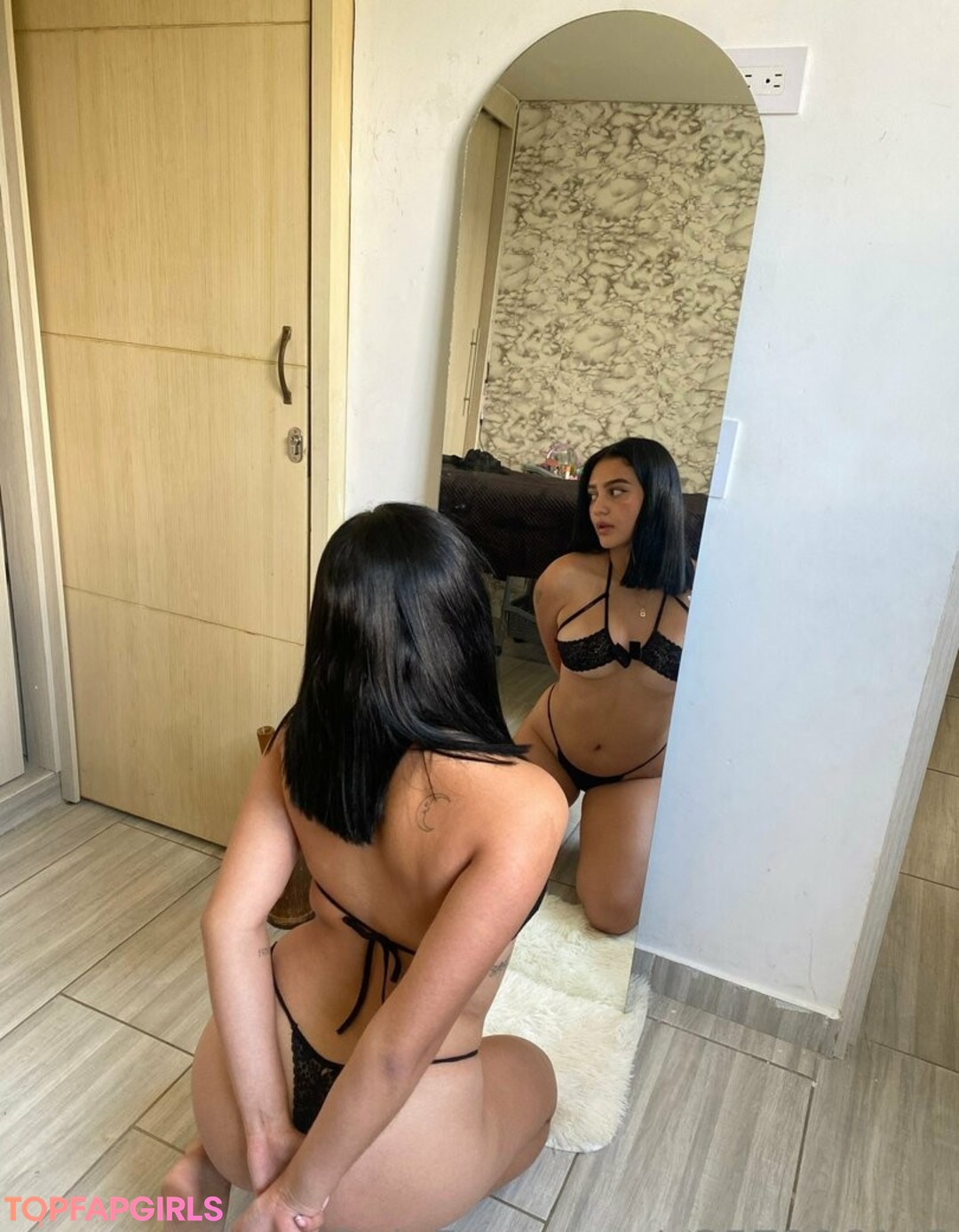 Photo nue de fuite OnlyFans de Karinafernandez #39 Photo nue de fuite OnlyFans de Karinafernandez #39