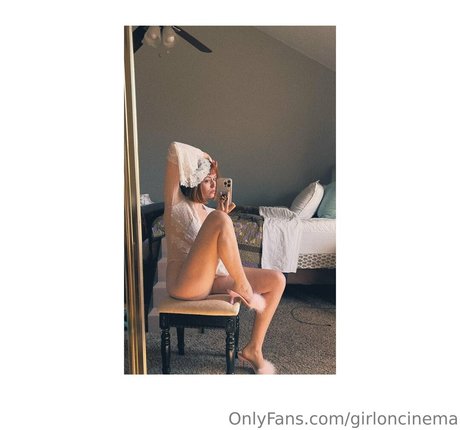 Photo nue de fuite OnlyFans de Girl On Cinema